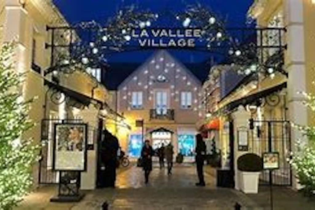 Proche Disney Et Paris - Studio Terrasse Et Parking Prive Montévrain Kültér fotó